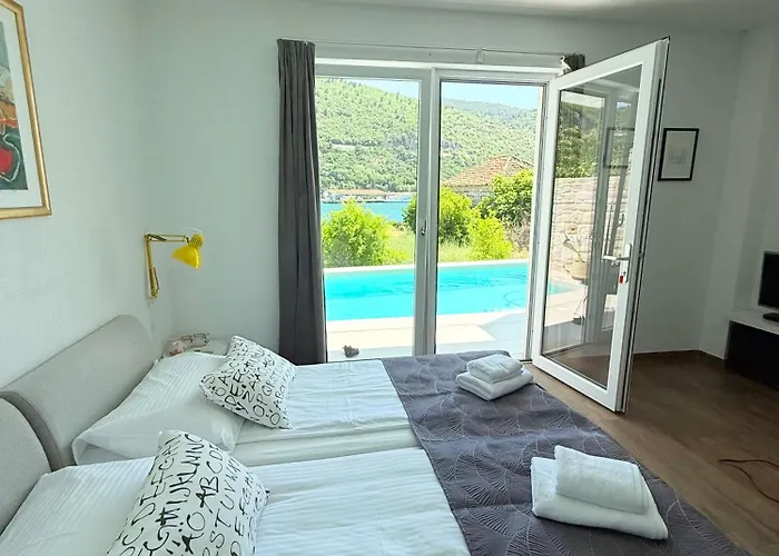 Pool 4 Leisure