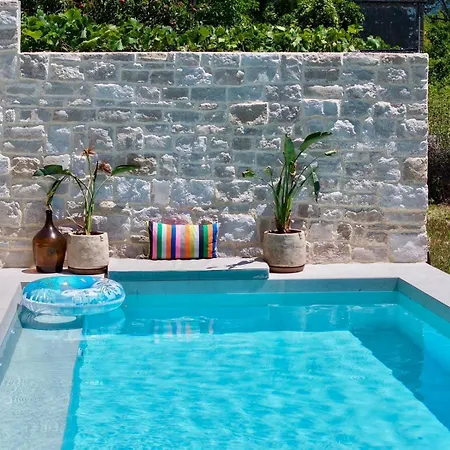 Pool 4 Leisure דוברובניק